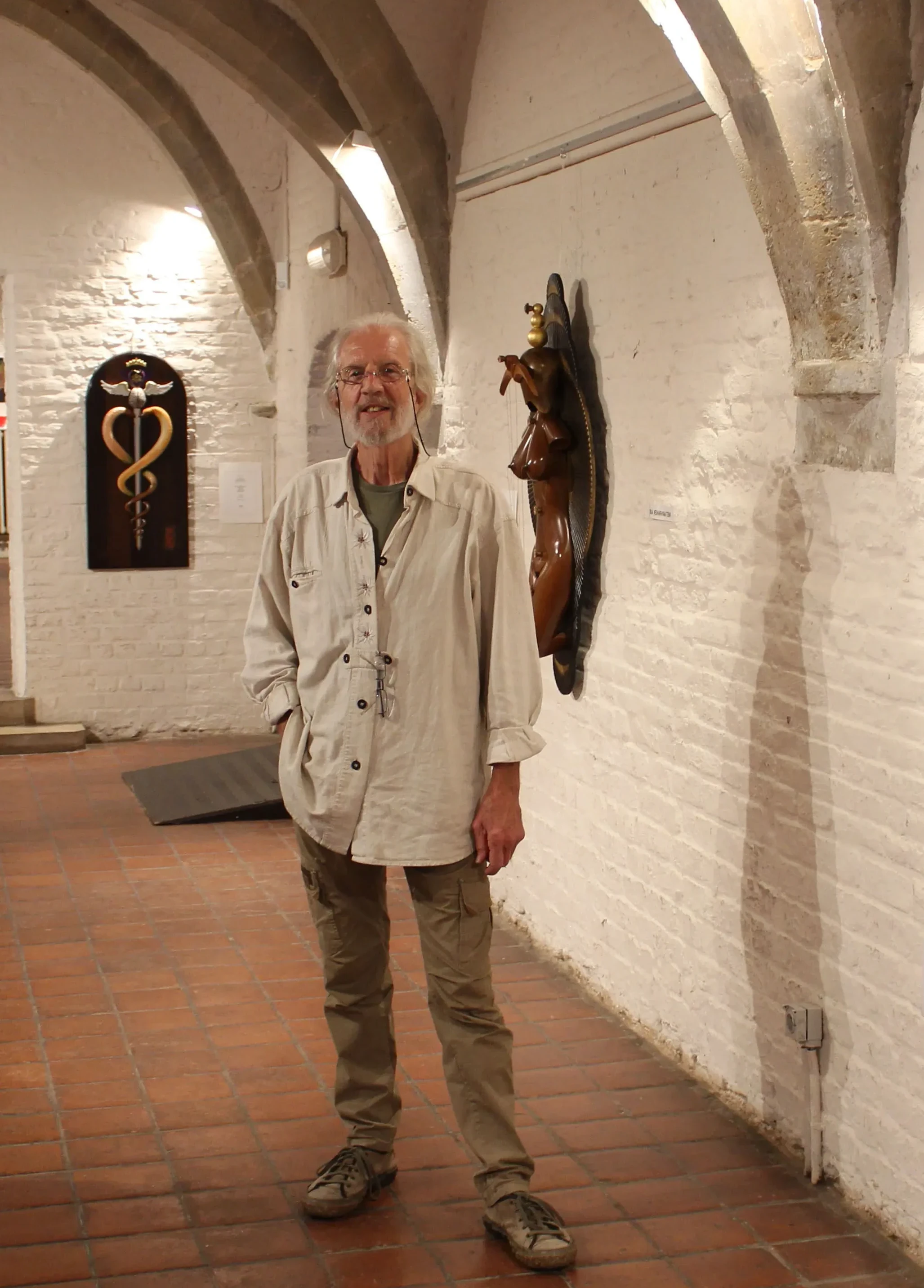 Lubov bij een tentoonstelling